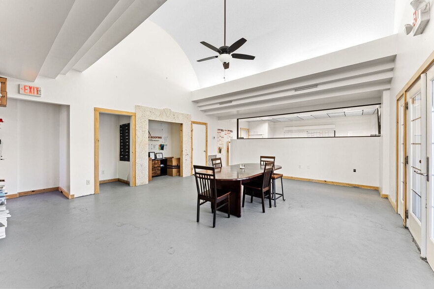 More Photos Of 340 King St, Cocoa Office For Sale