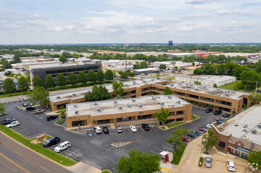 More Photos Of 1000 W Wilshire Blvd, Oklahoma City Coworking Space