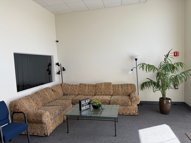 More Photos Of 1100 Industrial Rd, San Carlos Research And Development For Sale