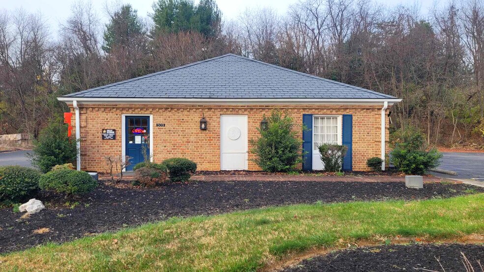 More Photos Of 509 Roanoke Rd, Daleville General Retail For Sale