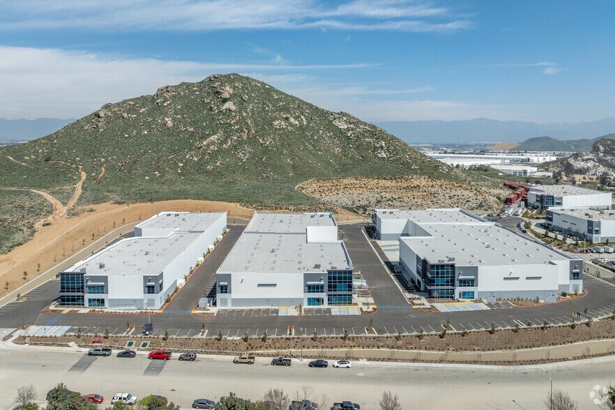 More Photos Of 6175 20th St, Jurupa Valley Warehouse For Sale
