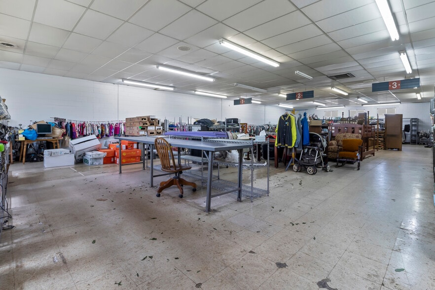 More Photos Of 2551 Tobey Dr, Indianapolis Warehouse For Sale