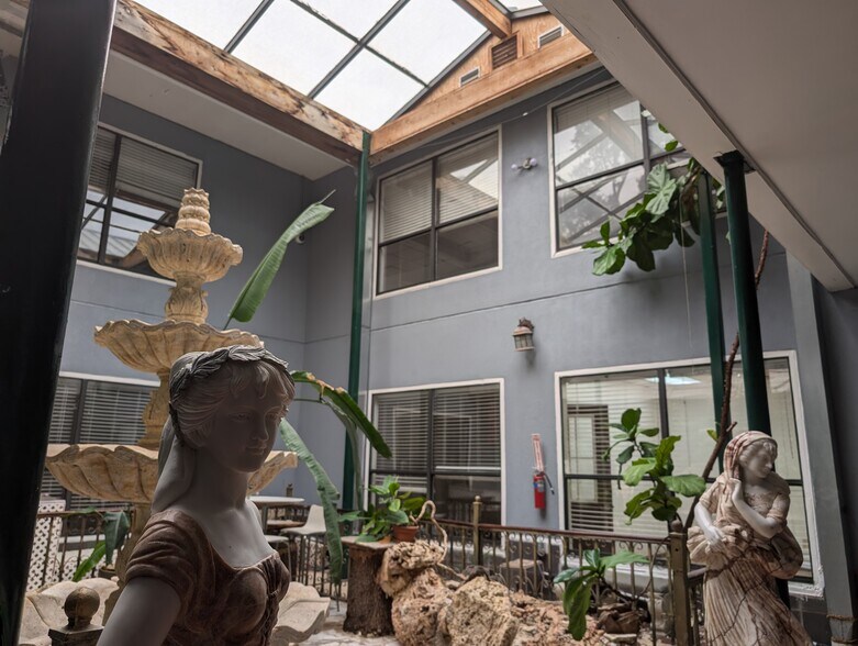 More Photos Of 4005 Menchaca Rd, Austin Medical For Sale