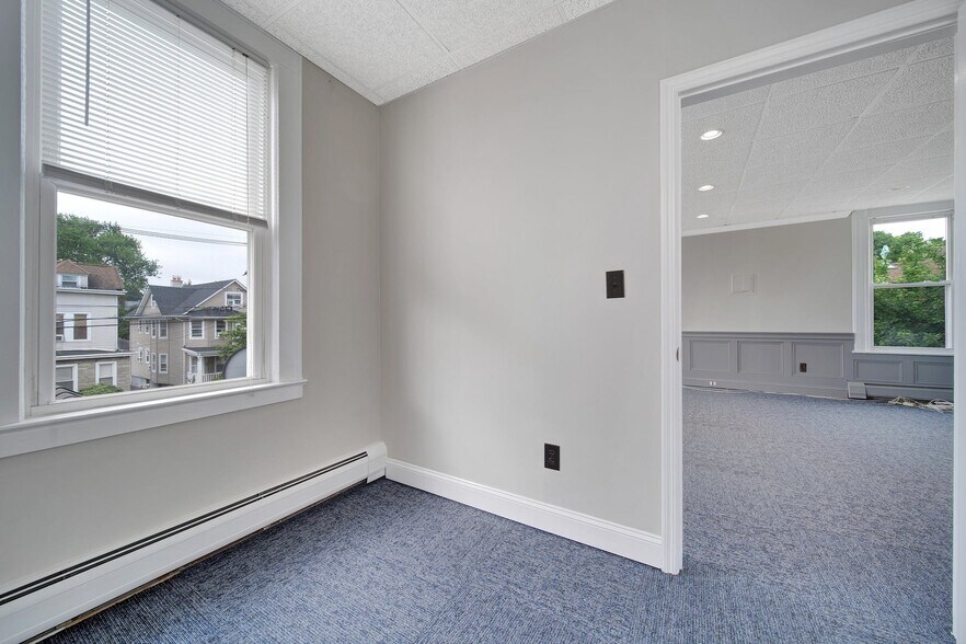 More Photos Of 374 Clifton Ave, Clifton Office For Sale
