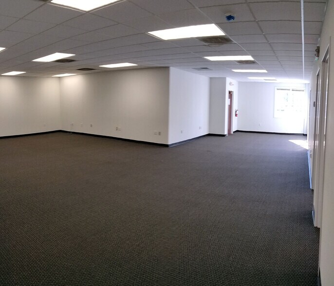 More Photos Of 817 E Morehead St, Charlotte Office For Lease