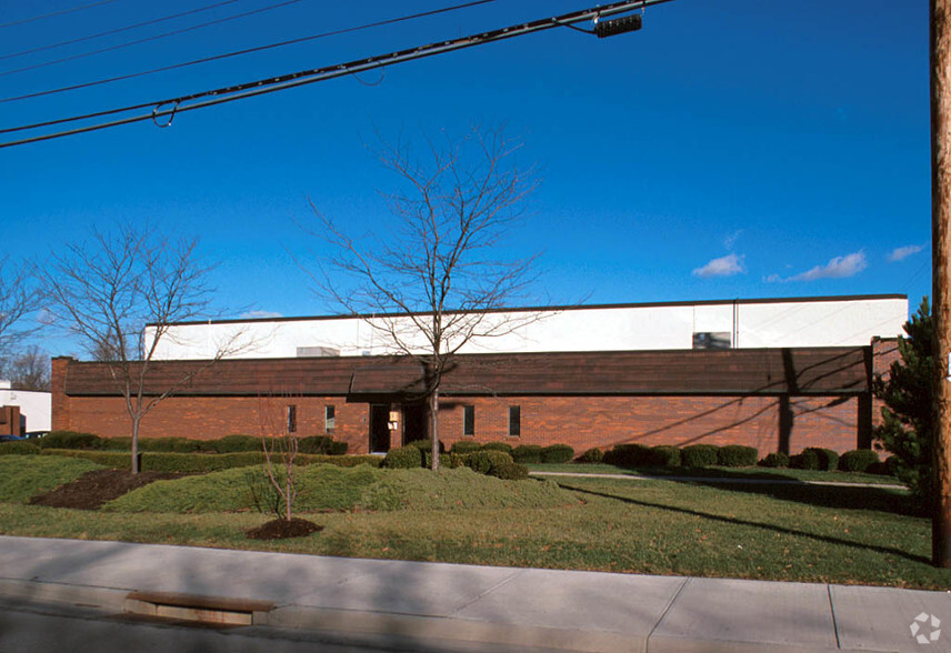 Primary Photo Of 5430 Cornell Rd, Cincinnati Office For Lease