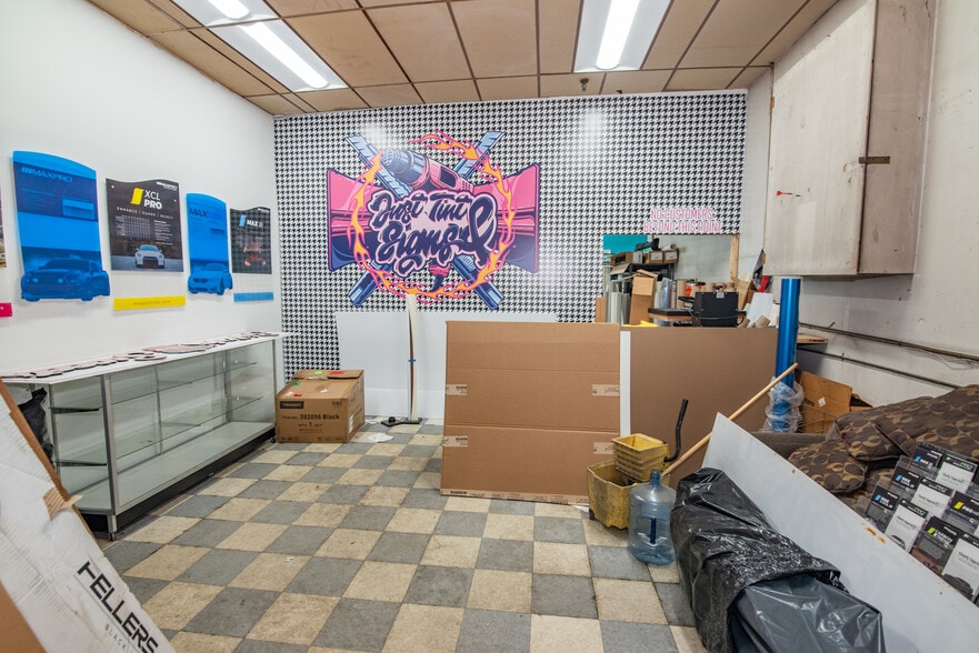 More Photos Of 4128 Hayward Ave, Baltimore Warehouse For Sale