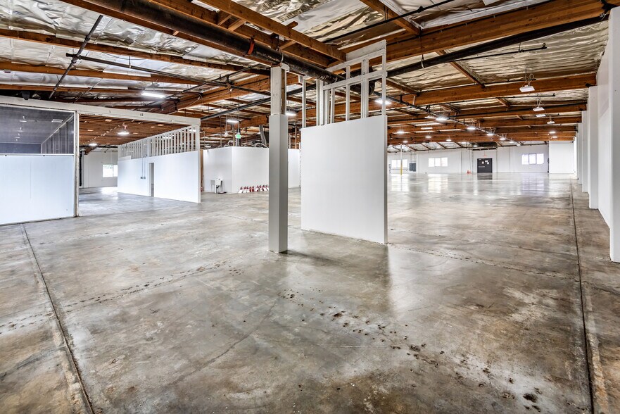 More Photos Of 10150-10200 Jefferson Blvd, Culver City Warehouse For Lease