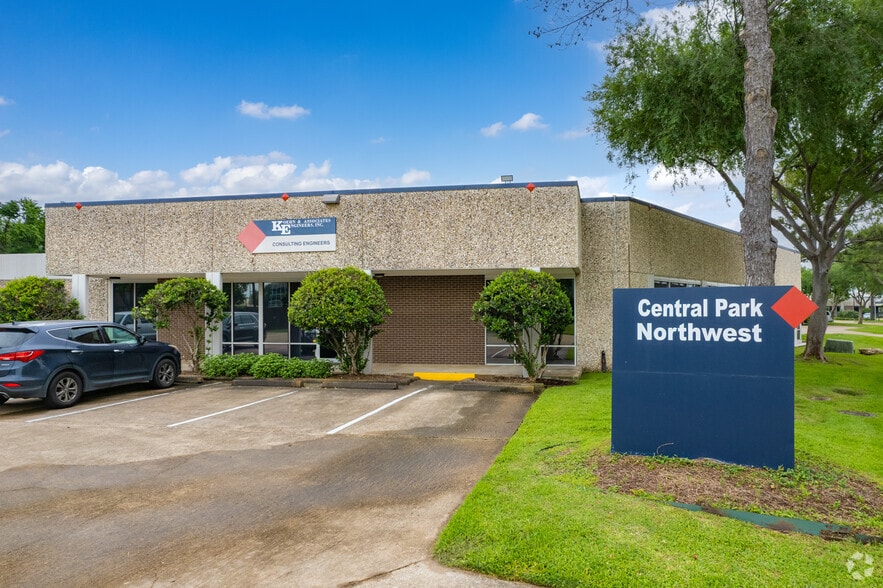 More Photos Of 2501 Central Pky, Houston Unknown For Lease