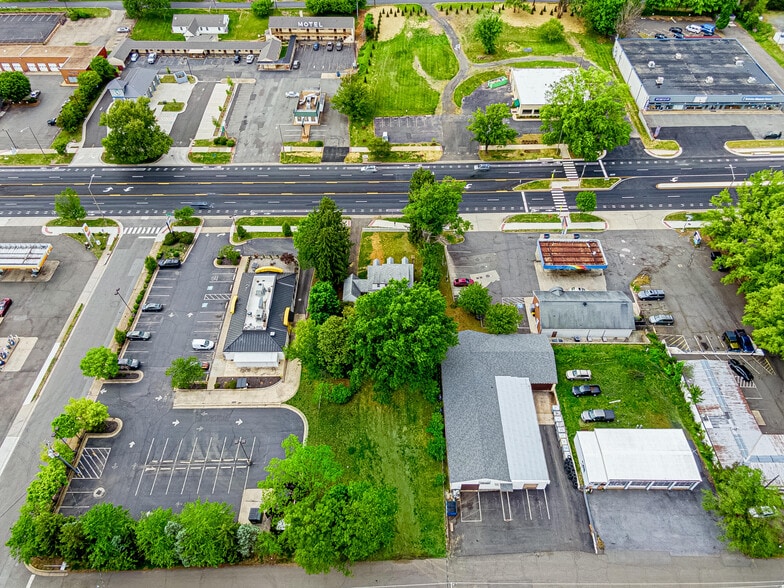 More Photos Of 109 Broadview Ave, Warrenton Storefront Retail Office For Sale