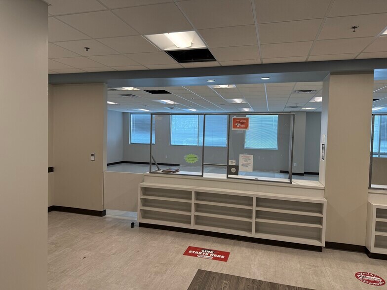 More Photos Of 1701 Veterans Dr, Florence Hospital For Lease