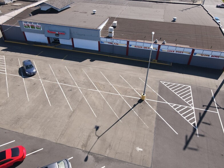 More Photos Of 415 W Heron St, Aberdeen Bowling Alley For Sale