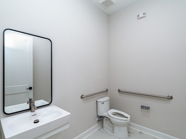 More Photos Of 5251 Katy Mills Circle, Katy Medical For Sale