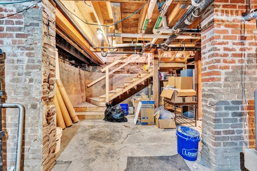 More Photos Of 109 Campbell Ave SW, Roanoke Apartments For Sale