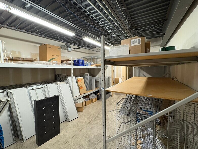 More Photos Of 1000 N Williams St, Paulding Drugstore For Sale