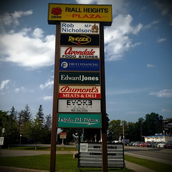 More Photos Of 2895 Saint Paul Ave, Niagara Falls General Retail For Lease