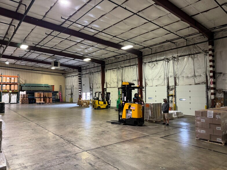 More Photos Of 1270 Mid Valley Dr, Jessup Warehouse For Lease