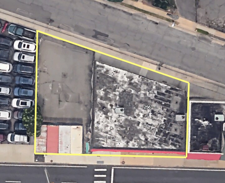 More Photos Of 256 N Franklin St, Hempstead General Retail For Sale