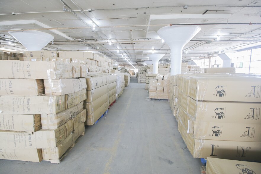 More Photos Of 39 Meade St, Trenton Distribution For Lease