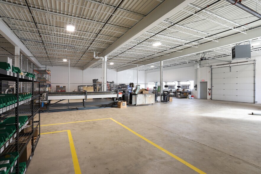 More Photos Of 5311 Plainfield Ave NE, Grand Rapids Manufacturing For Lease