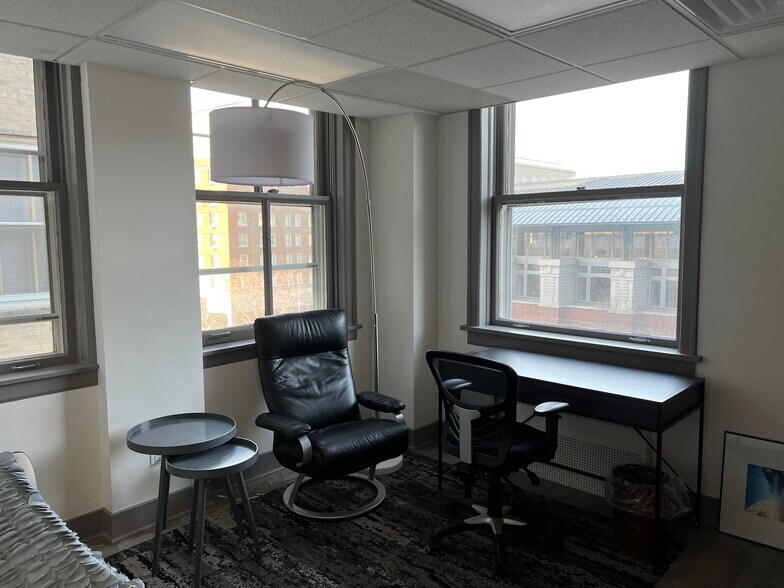 More Photos Of 636 Church St, Evanston Office Residential For Lease