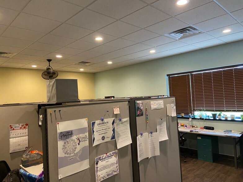More Photos Of 245 N Metro Dr, Appleton Storefront Retail Office For Lease