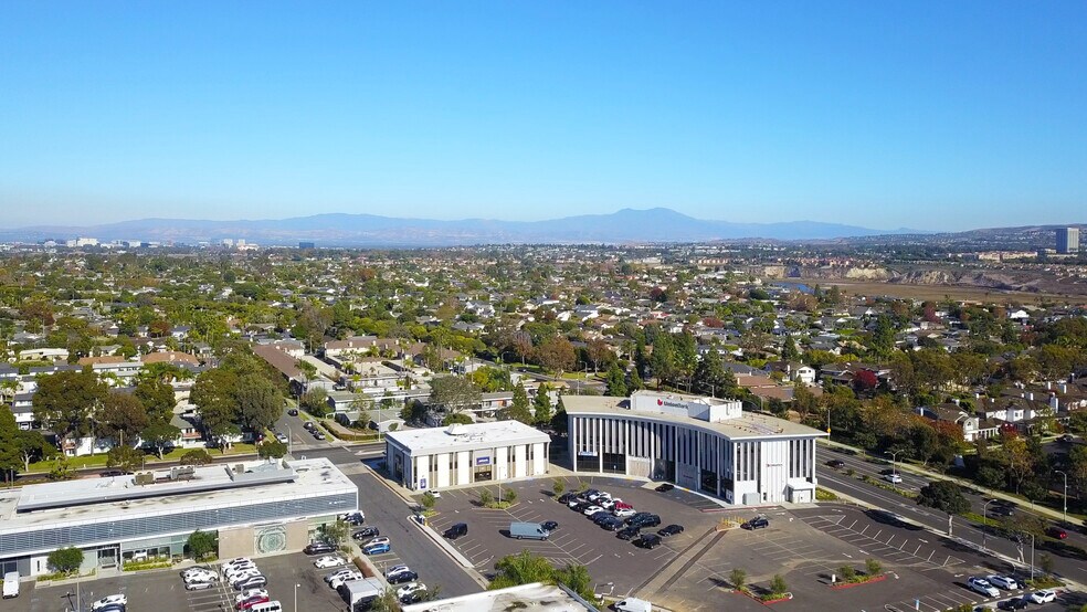 More Photos Of 1501 Westcliff Dr, Newport Beach Medical For Lease