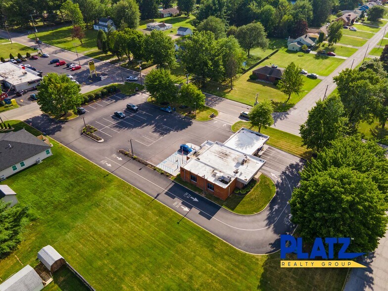 More Photos Of 1000 Youngstown Poland Rd, Struthers Bank For Sale