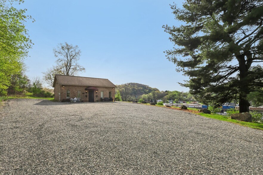 More Photos Of 30 Terrace Ave, Leechburg Office For Sale