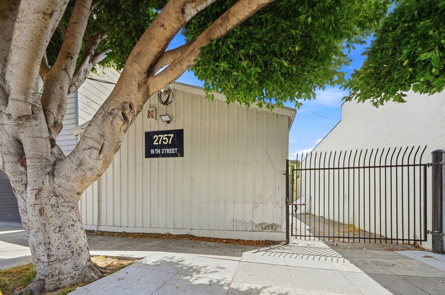 More Photos Of 2757 16th St, San Francisco Warehouse For Lease
