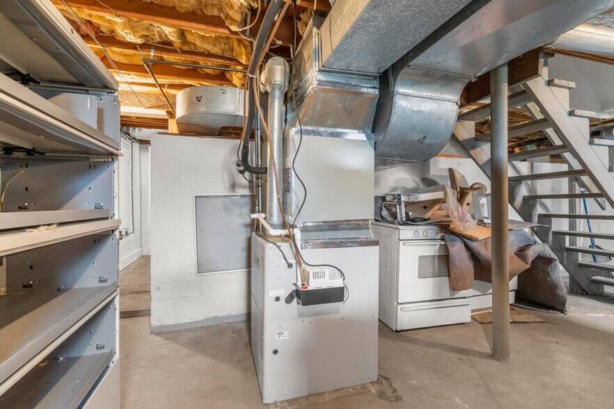 More Photos Of 128 Saltonstall Pky, East Haven Medical For Sale