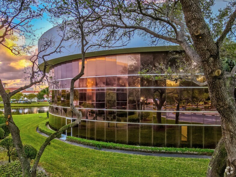 More Photos Of 560 Village Blvd, West Palm Beach Coworking Space