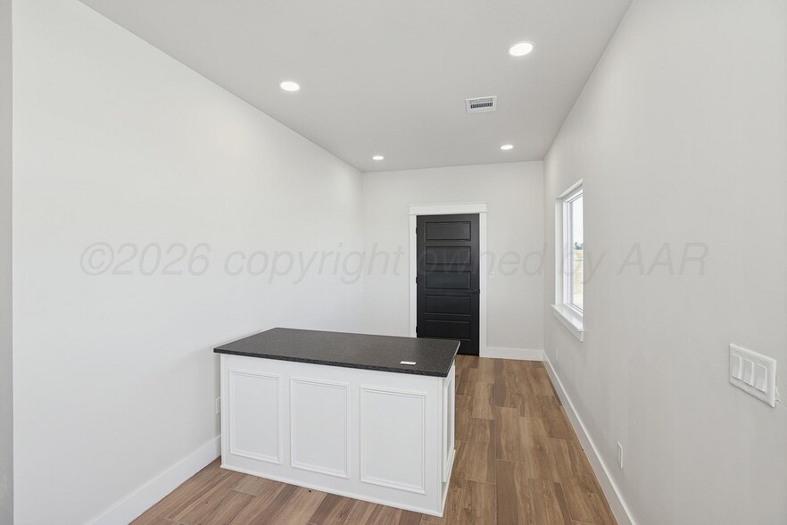 More Photos Of 8501 Cargo Ln, Amarillo Light Manufacturing For Sale