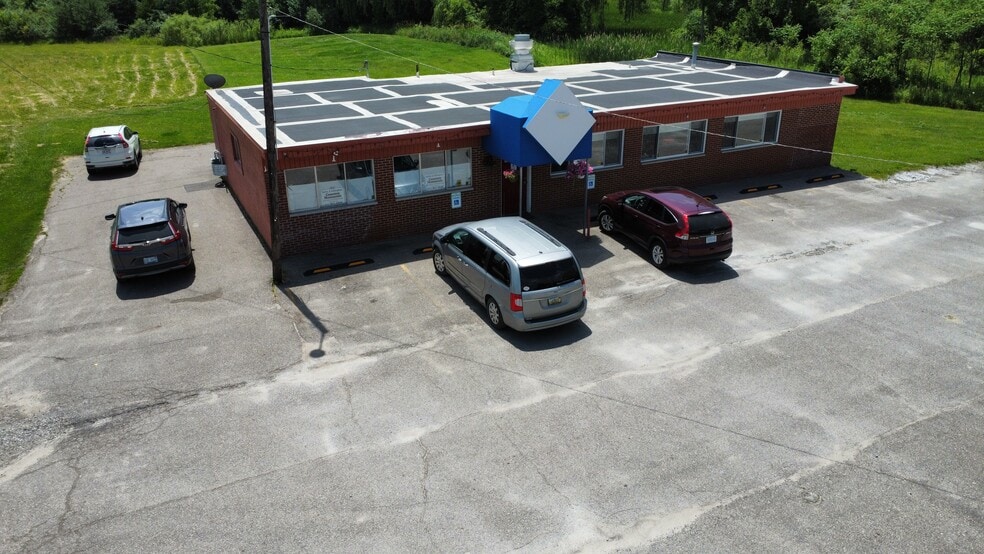 More Photos Of 10691 W Grand River Rd, Fowlerville Restaurant For Sale