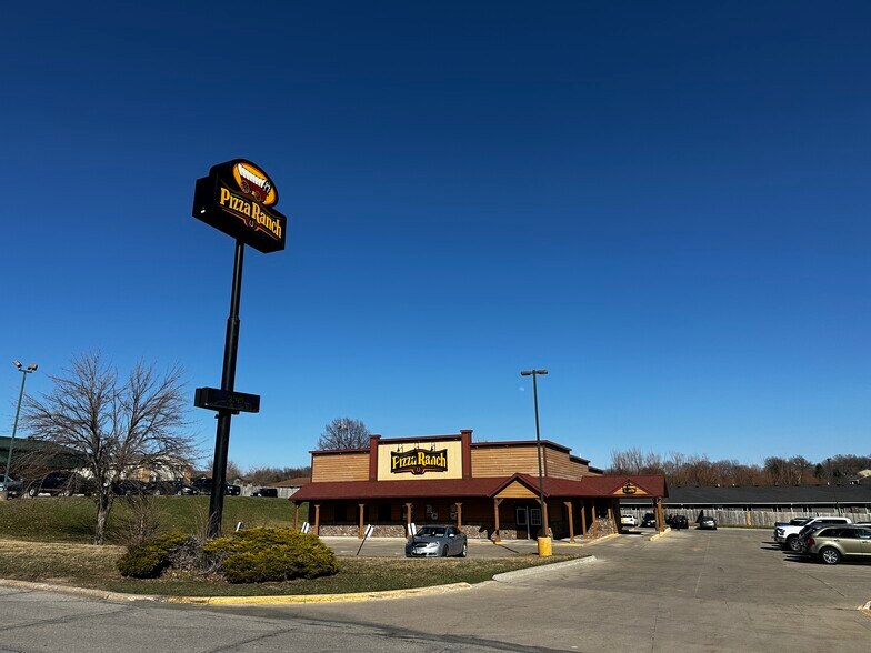 More Photos Of 1500 W 18th St S, Newton Specialty For Sale