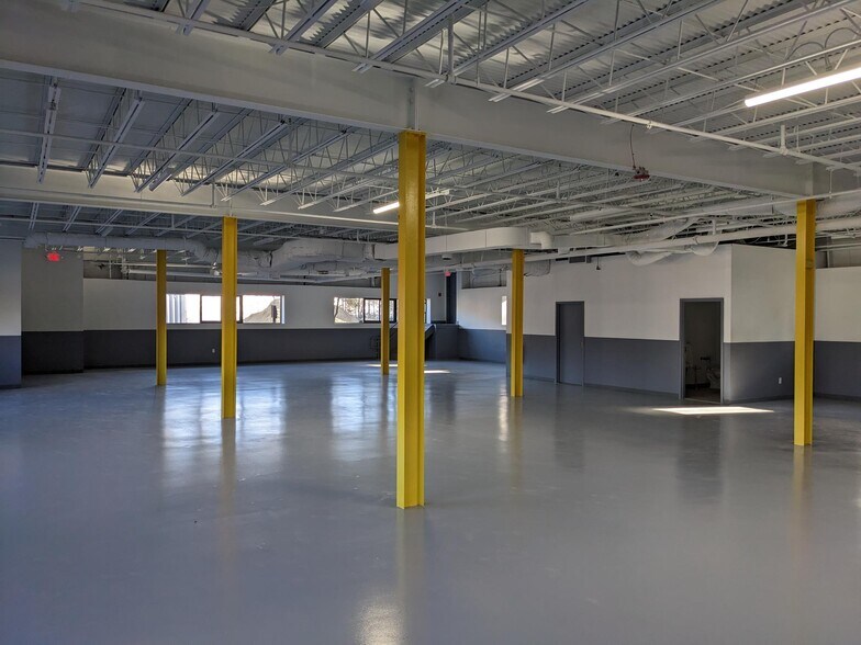 More Photos Of 200 Turnpike Rd, Southborough Research And Development For Lease