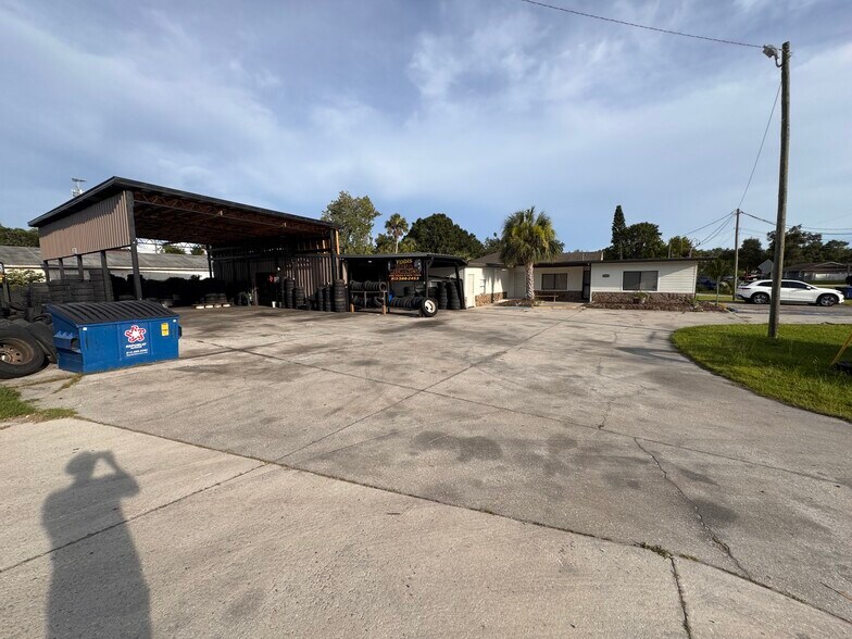 More Photos Of 6301 Causeway Blvd, Tampa Auto Repair For Lease