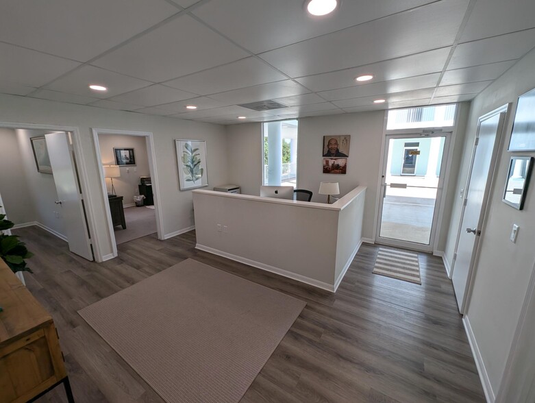 More Photos Of 3055 Cardinal Dr, Vero Beach Office For Lease