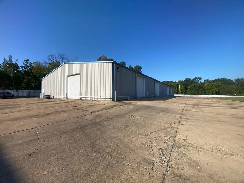 More Photos Of 2727 Standard Oil Rd, Shreveport Warehouse For Sale