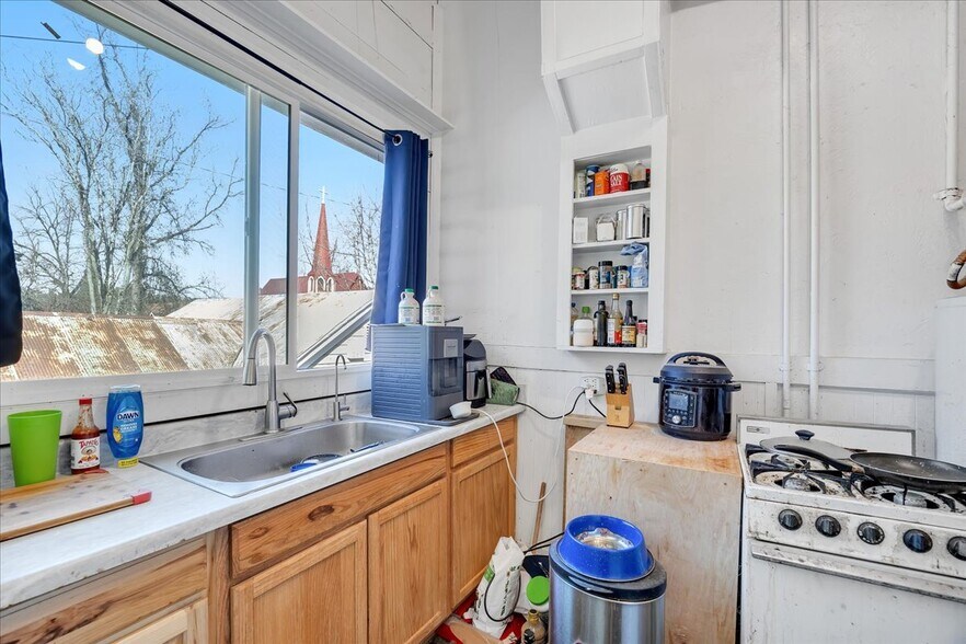 More Photos Of 134 N Washington St, Sonora Specialty For Sale