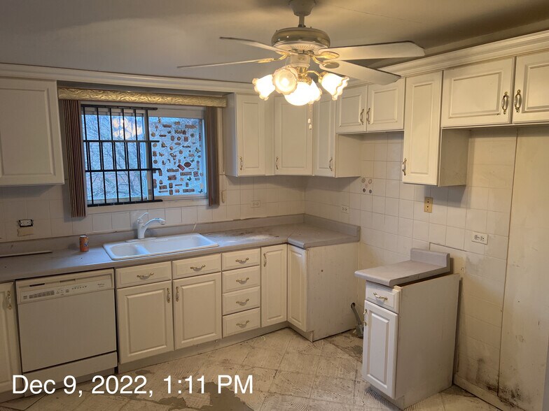 More Photos Of 4818 S Pulaski Rd, Chicago Storefront Retail Residential For Lease