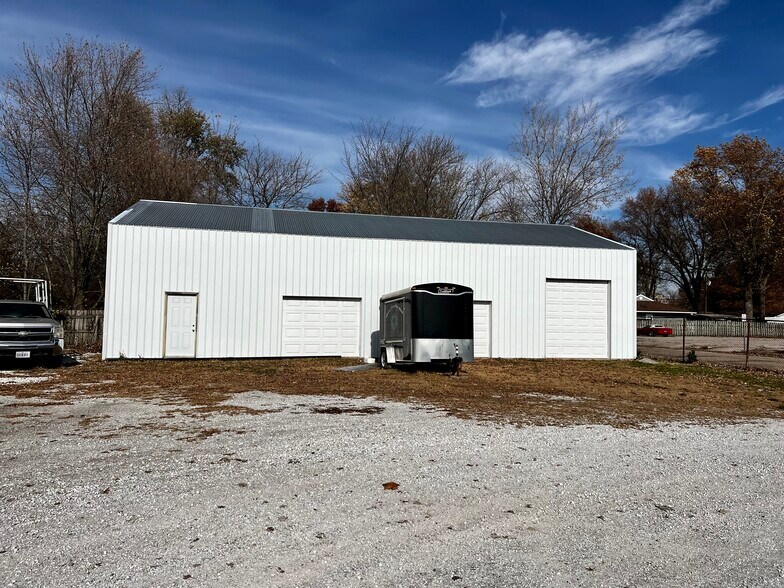 More Photos Of 1508 W Jackson St, Macomb Freestanding For Sale