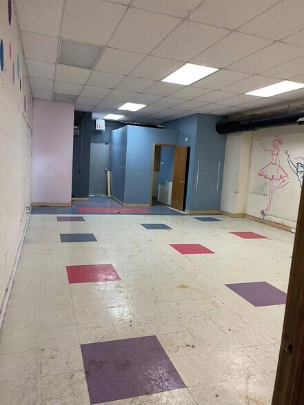 More Photos Of 2108-2116 W 95th St, Chicago Freestanding For Lease