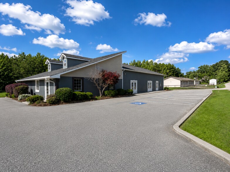 More Photos Of 272 Highway 41 N, Barnesville Office For Sale