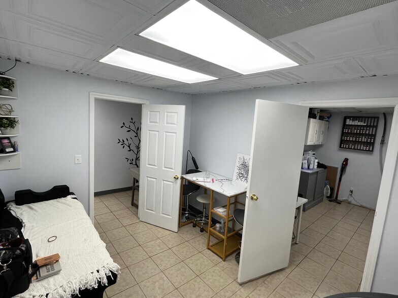 More Photos Of 60 Stirling Rd, Watchung Storefront Retail Office For Lease