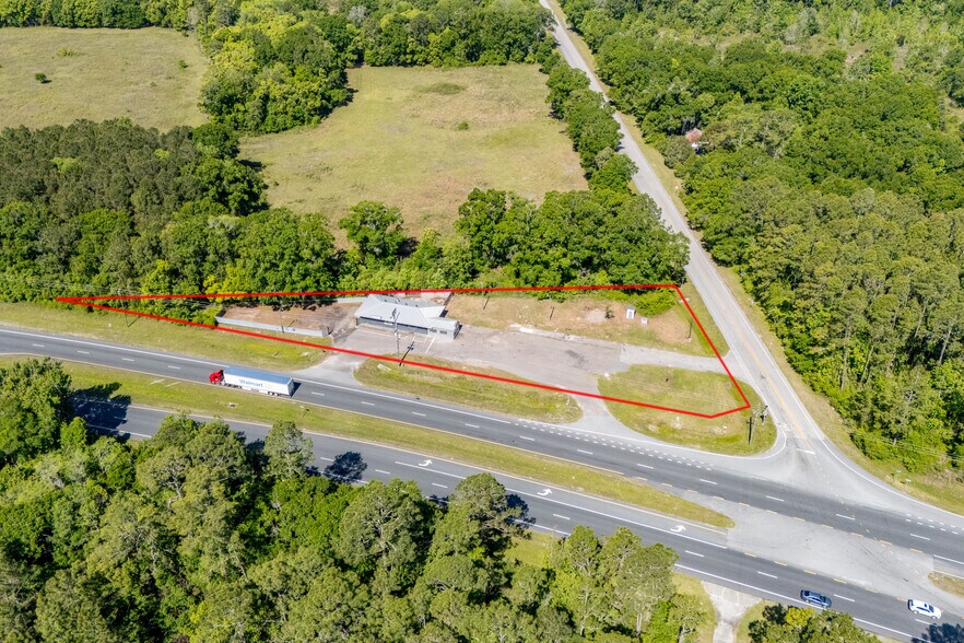 More Photos Of 19510 NE US Hwy 301, Waldo Storefront Retail Office For Sale