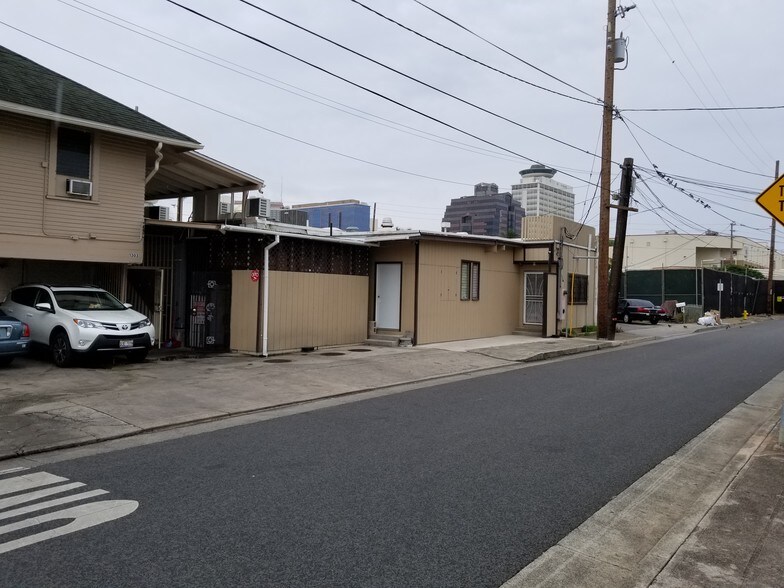 More Photos Of 1303 Rycroft St, Honolulu Restaurant For Sale