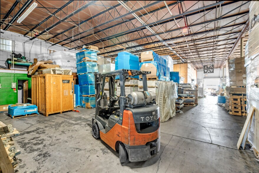 More Photos Of 7395 W 18th Ln, Hialeah Warehouse For Sale