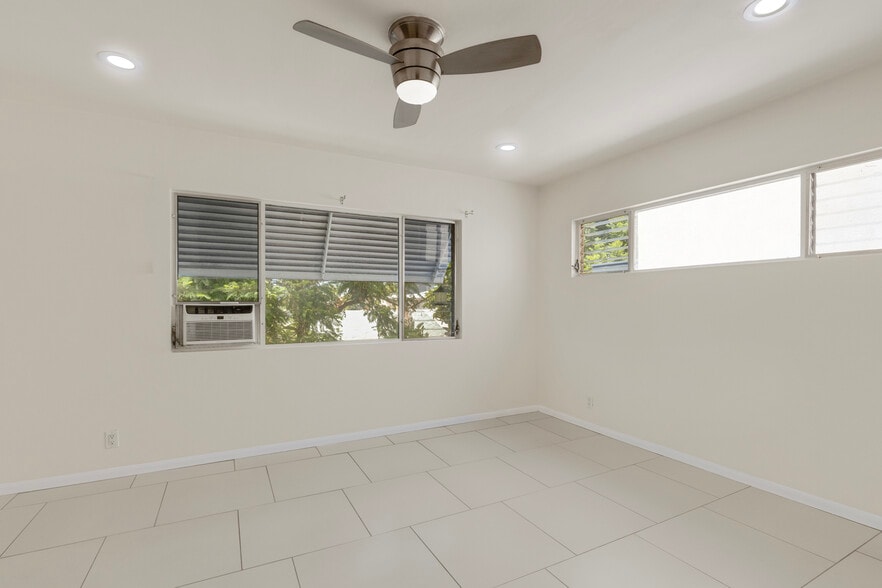 More Photos Of 900 N Orange Grove Ave, West Hollywood Apartments For Sale