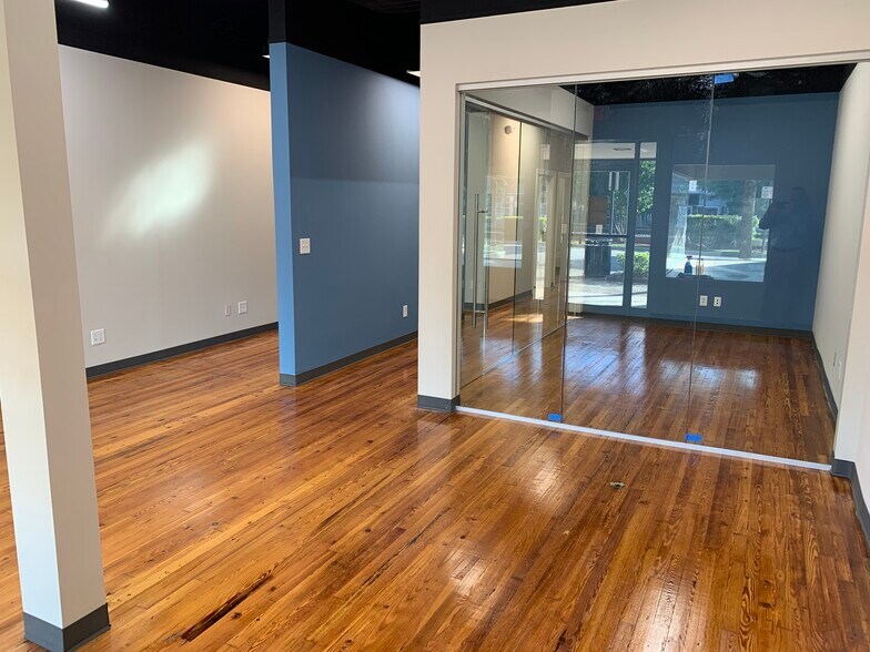 More Photos Of 132 SW Main St, Rocky Mount Storefront Retail Office For Lease
